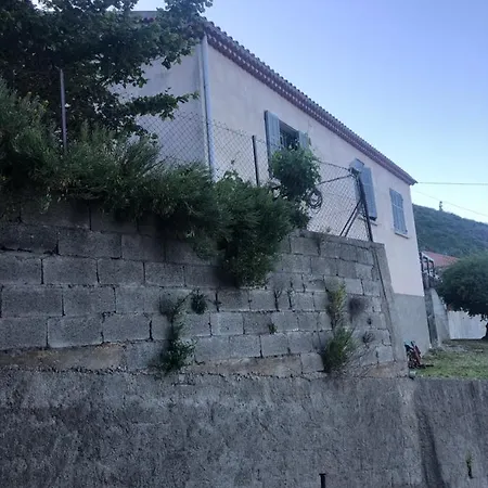 בית נופש Maison Vue Et Montagne *